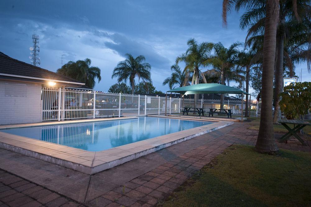 Colonial Terrace Motor Inn Raymond Terrace Eksteriør bilde