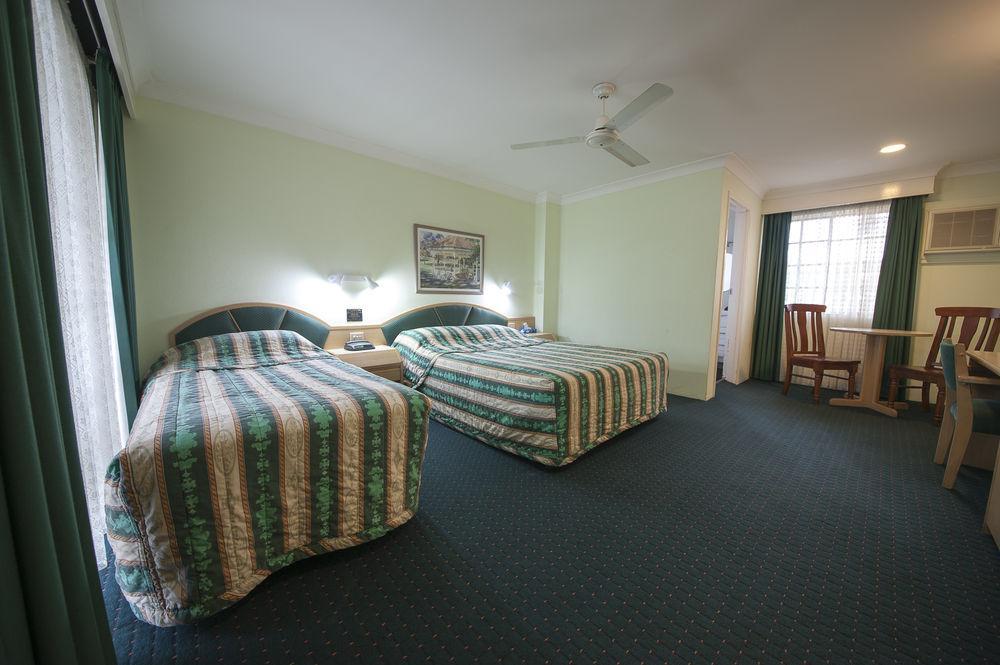 Colonial Terrace Motor Inn Raymond Terrace Eksteriør bilde