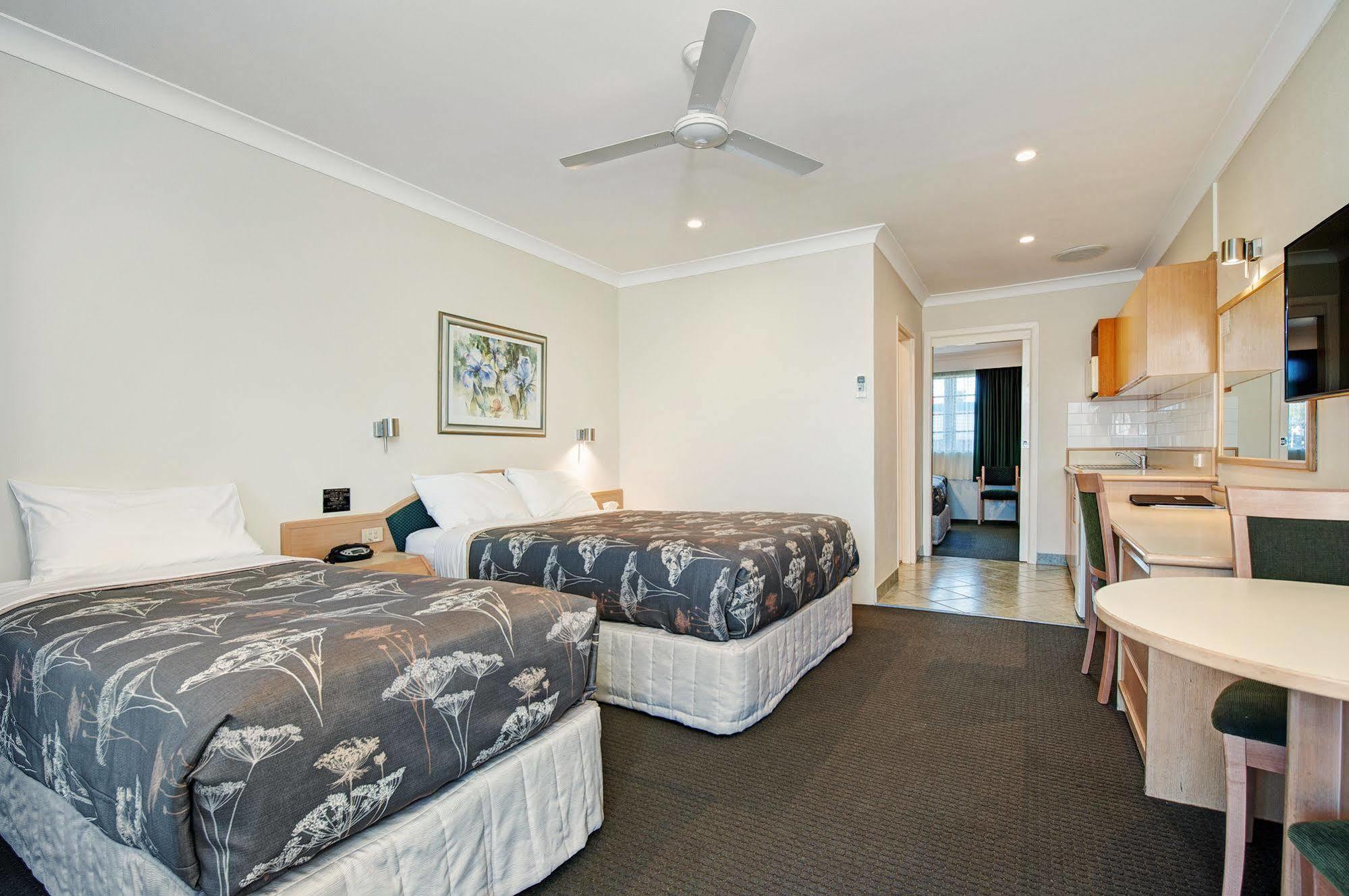 Colonial Terrace Motor Inn Raymond Terrace Eksteriør bilde