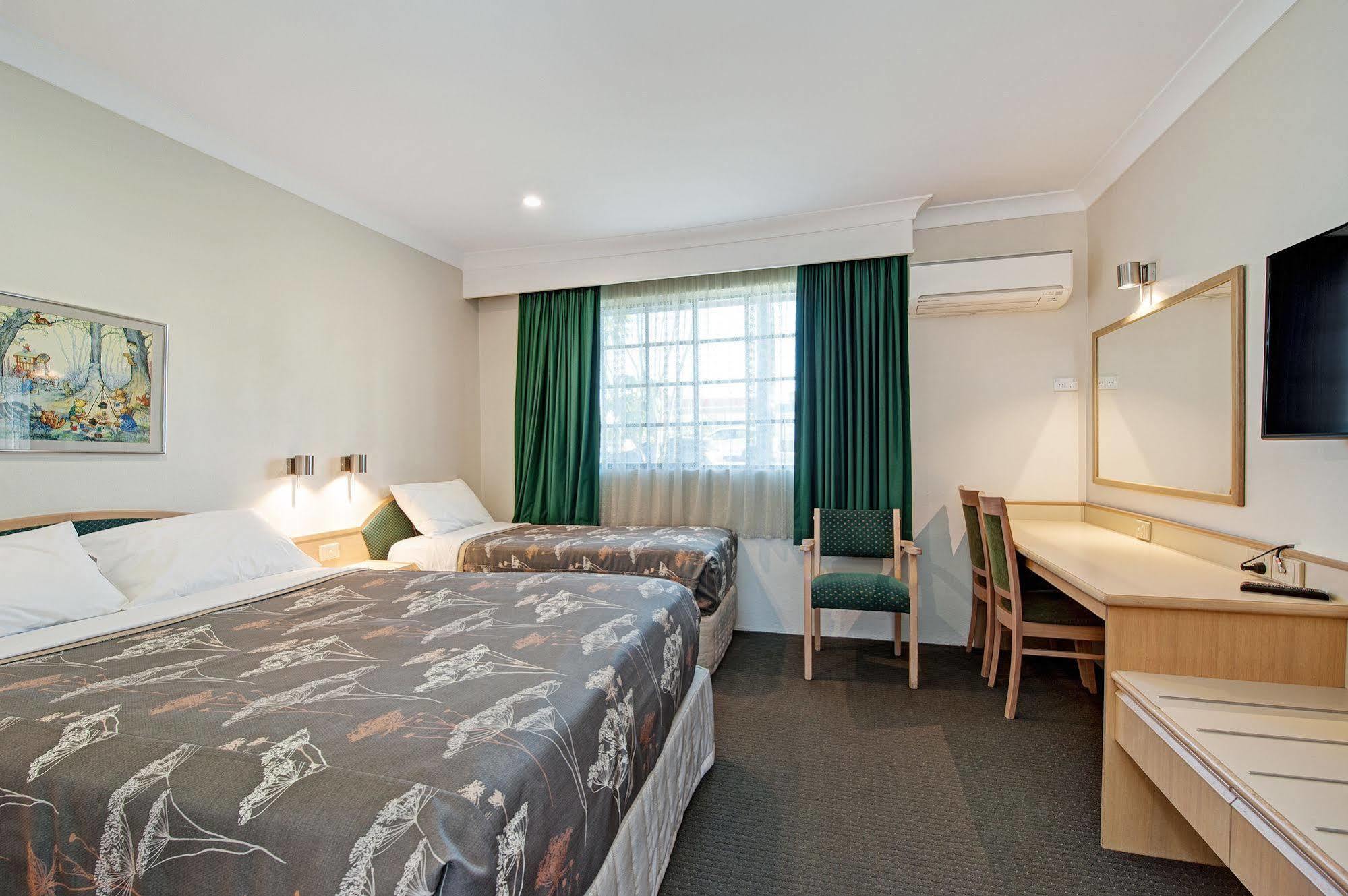 Colonial Terrace Motor Inn Raymond Terrace Eksteriør bilde